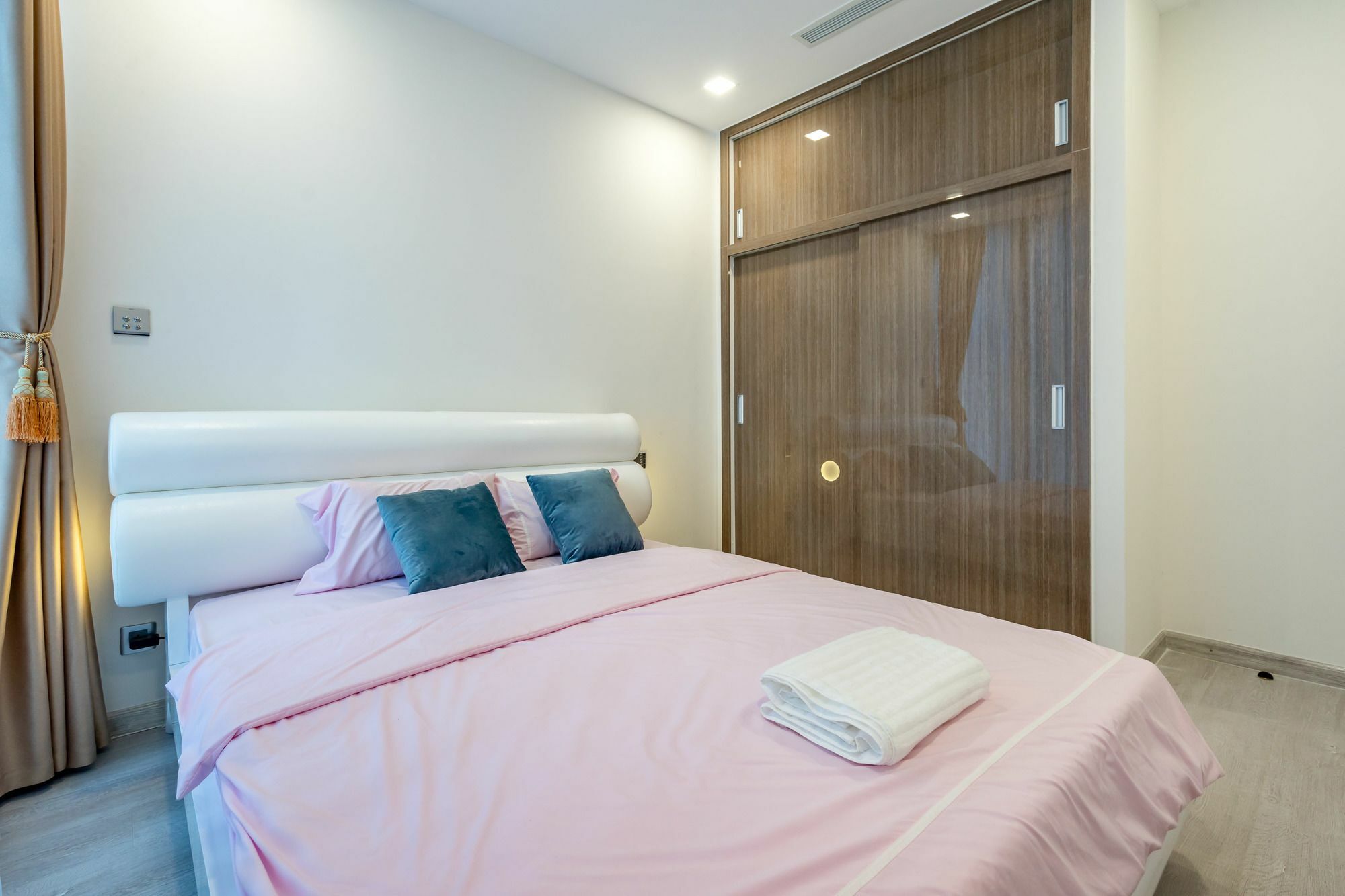 Urban House Premium Apartment โฮจิมินห์ซิตี้ ภายนอก รูปภาพ